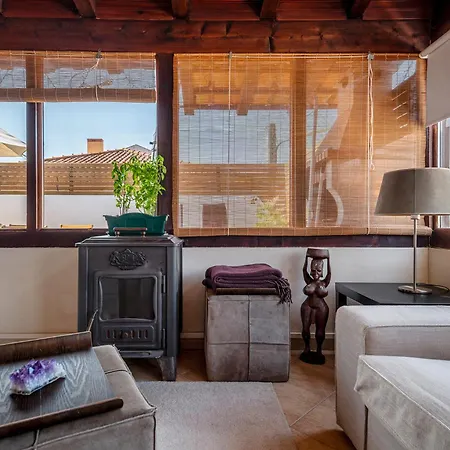 Δωμάτια σε οικογενειακή κατοικία Linos House