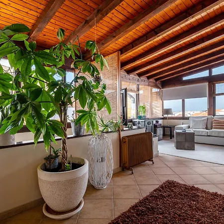 Δωμάτια σε οικογενειακή κατοικία Linos House