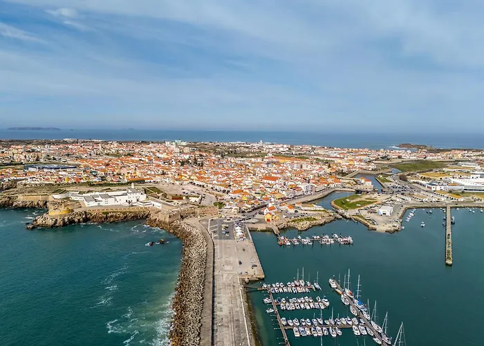 Linos House Alloggio in famiglia Atouguia Da Baleia