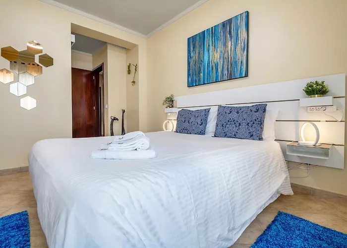 Linos House * アトウギア・ダ・バレイア