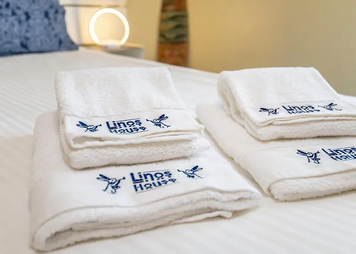 Linos House アトウギア・ダ・バレイア