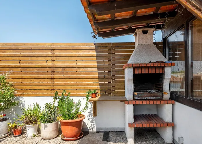 ホームステイ Linos House アトウギア・ダ・バレイア