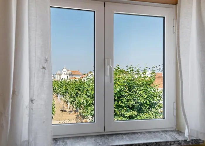 Linos House ホームステイ アトウギア・ダ・バレイア