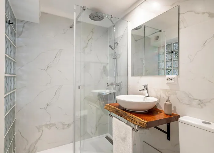 Linos House アトウギア・ダ・バレイア