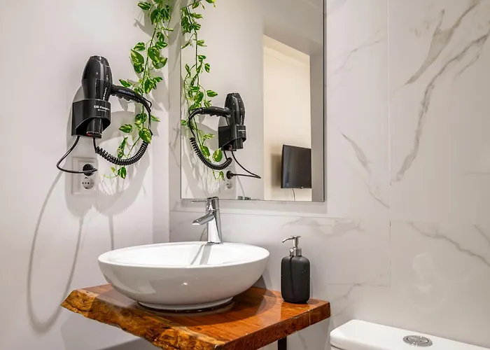 Linos House * アトウギア・ダ・バレイア