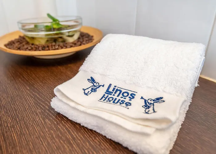 Linos House * アトウギア・ダ・バレイア