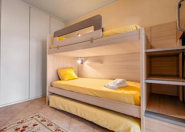 Linos House ホームステイ *