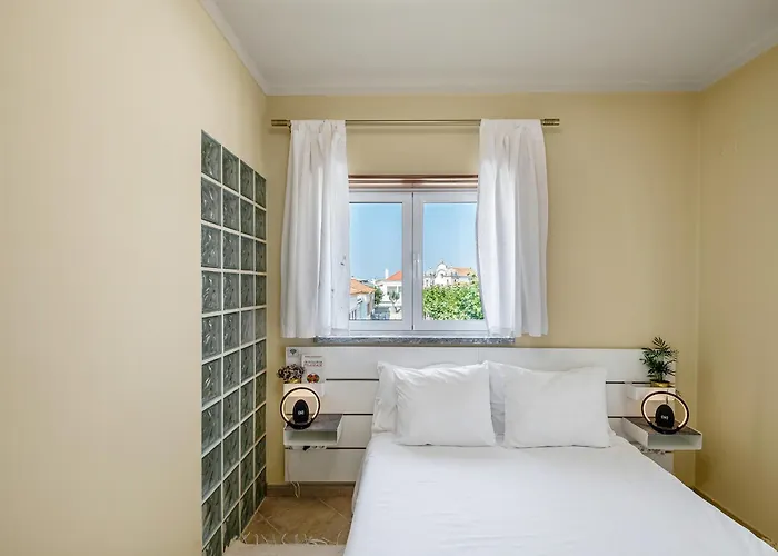 Linos House アトウギア・ダ・バレイア